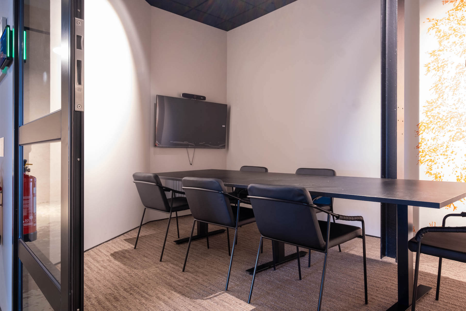 Moderna kontorsplatser Göteborg - flexibla kontorshotell nära naturen med snabbt Wi-Fi och mötesrum.